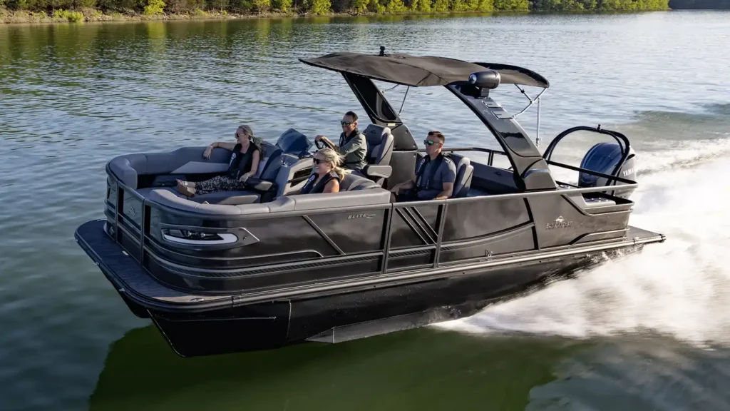 Elite 324 SL run left E4A4093rt